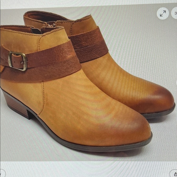NWT Clarks Leather/Suede Addiy Cora Ankle Boots with Buckle Women’s size 8.5 - Picture 1 of 13